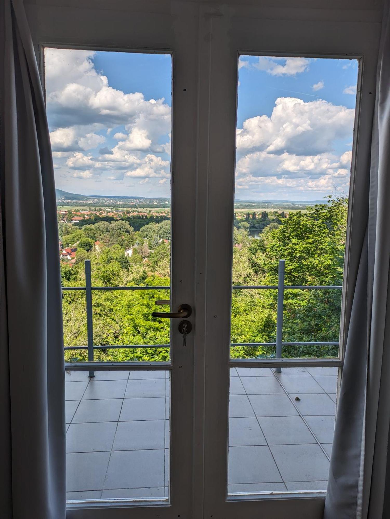 Paratlan Panorama Kishaz Apartment Tahitotfalu Ngoại thất bức ảnh